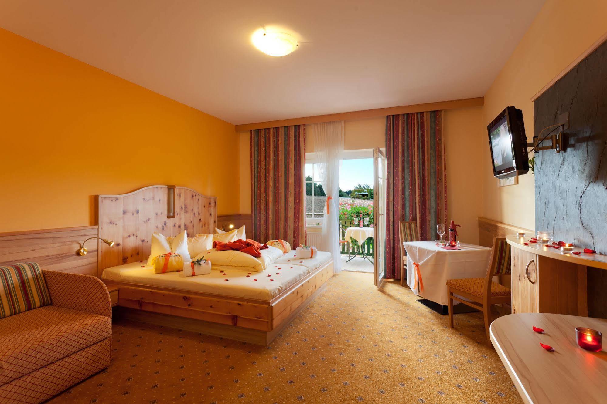 Thermenhotel Puchasplus شتيغرسباخ المظهر الخارجي الصورة